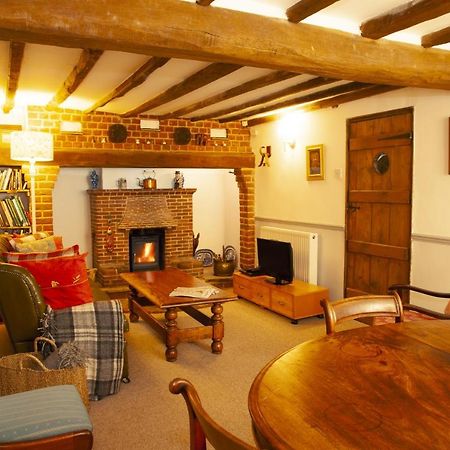 The Cottage Cross in Hand Extérieur photo