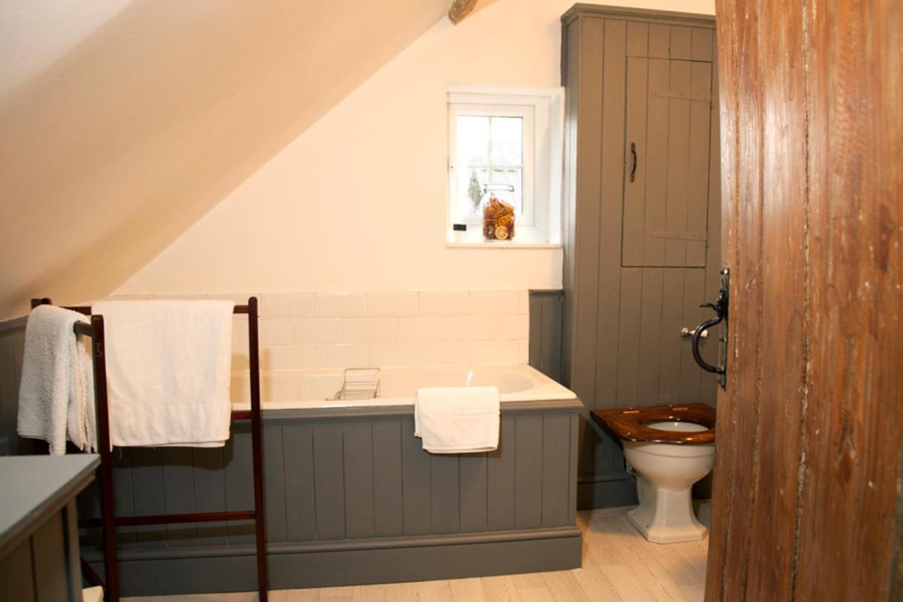 The Cottage Cross in Hand Extérieur photo
