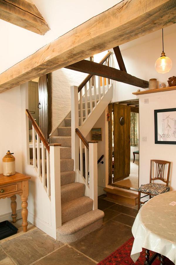 The Cottage Cross in Hand Extérieur photo